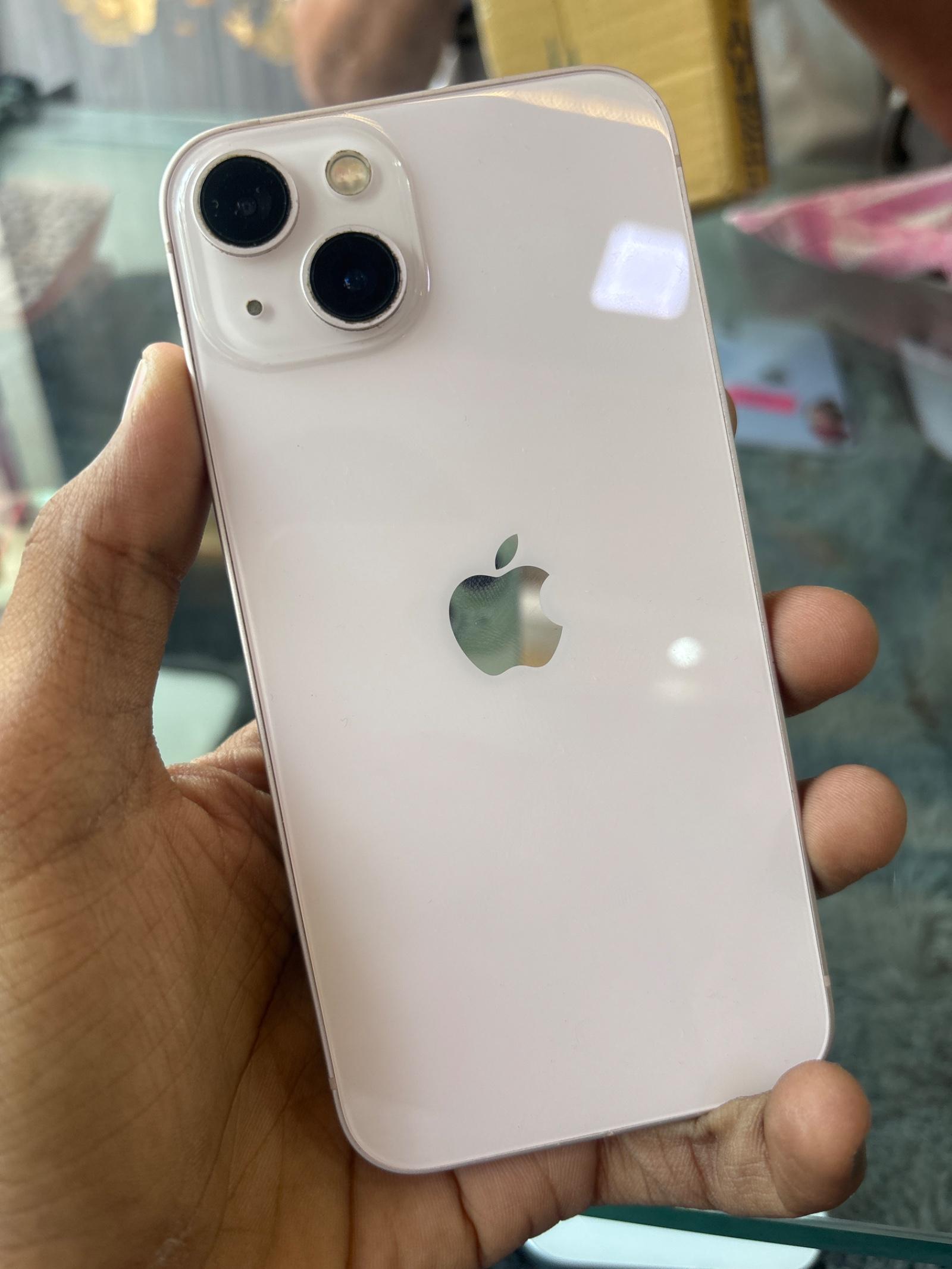 Apple iPhone 13